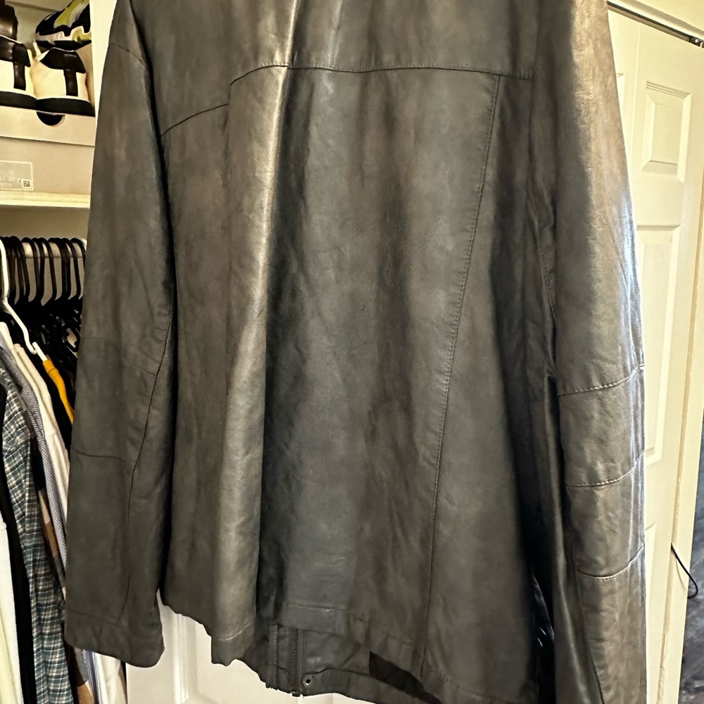 Leather jacket - Picture 2 of 3